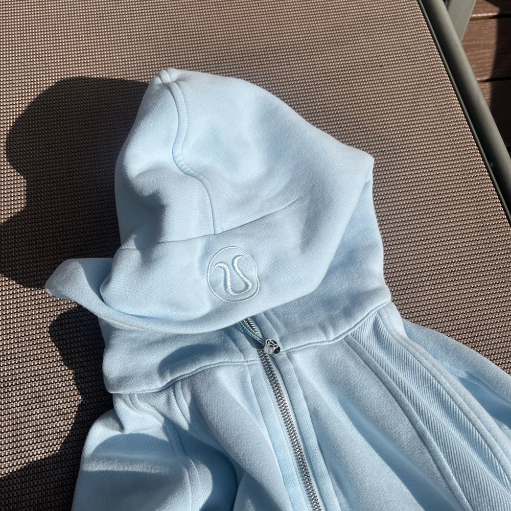 XS/S half zip powder blue lulu lemon scuba